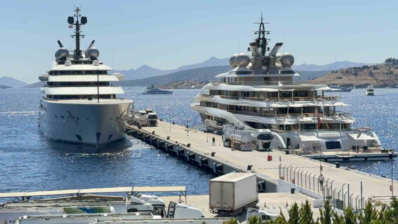 DÜNYANIN EN LÜKS SÜPER YATLARININ UĞRAK NOKTALARINDAN BİRİ OLAN MUĞLA'NIN BODRUM İLÇESİNDE, TOPLAM...