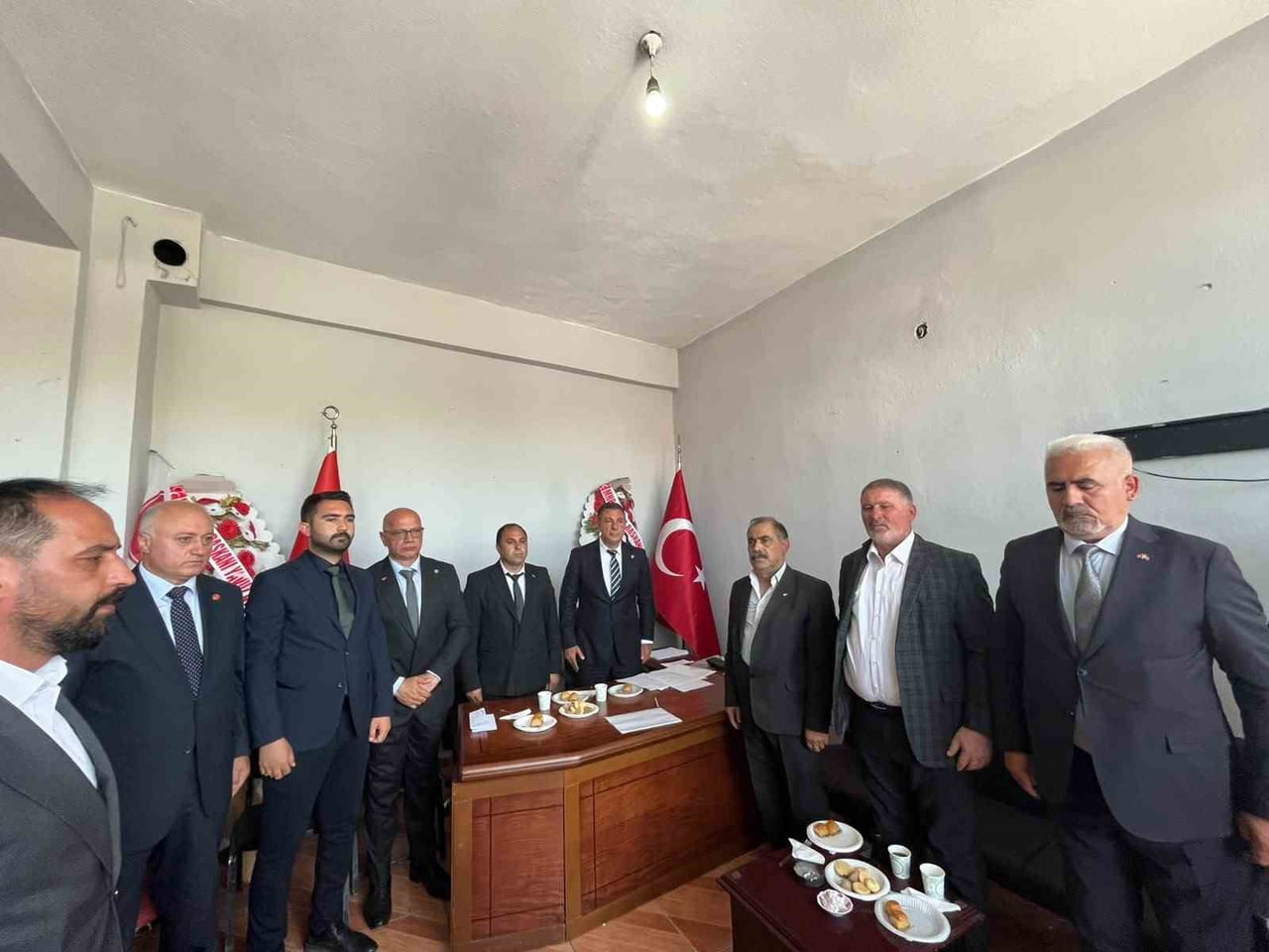 MHP AKYAKA'DA GÜVEN TAZELEDİ: ERHAN AKTAŞ YENİDEN İLÇE BAŞKANI SEÇİLDİ(KARS-İHA)